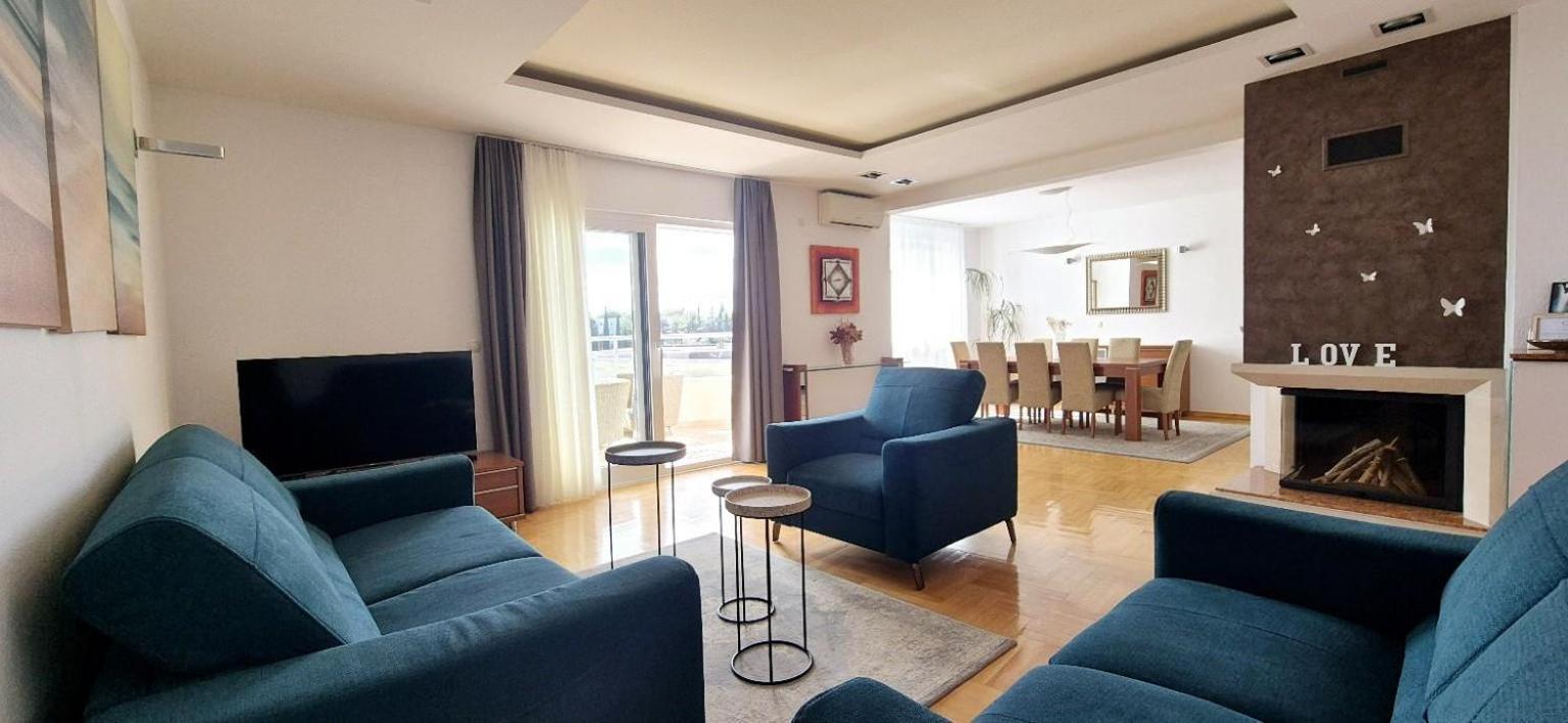 Sea View- Spacious With Shared Pool * Split